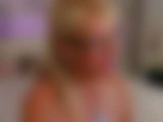 Live cam show with AnnaCoolidge - Granny Big Tits on hotwifechat.live