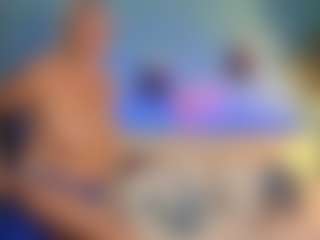 Live cam show with AnnaCoolidge - Green Eyes on Milfs Live