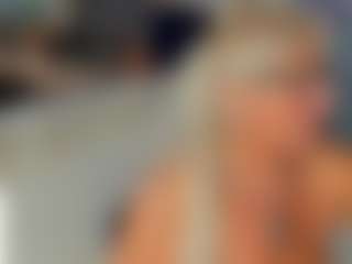 Live cam show with AnnaCoolidge - Natural on sexylive.show