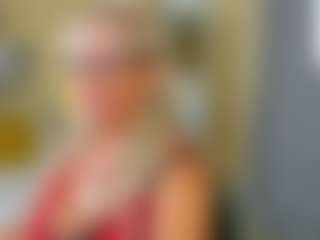 Live cam show with AnnaCoolidge - Mature on TeamSkeetLive