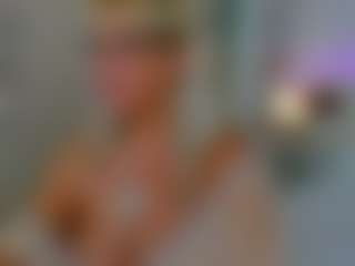 Live cam show with AnnaCoolidge - Striptease Granny on Dare Cams