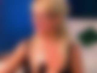 Live cam show with AnnaCoolidge - Green Eyes on Strip Flash - Live Sex Shows