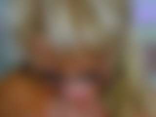 Live cam show with AnnaCoolidge - Trimmed Granny on Camsoda