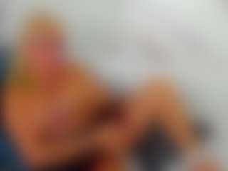 Live cam show with AnnaCoolidge - Striptease MILF on MyBangCams