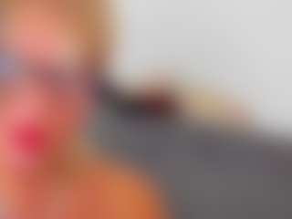 Live cam show with AnnaCoolidge - Striptease Granny on Sweet Sext