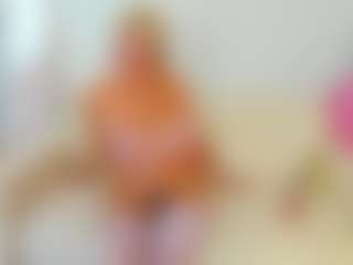 Live cam show with AnnaCoolidge - Cute on Camsoda