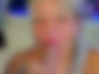 AnnaCoolidge MILF webcam performer live streaming
