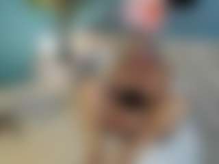 Live cam show with AnnaCoolidge - Granny on camgirlchat.live