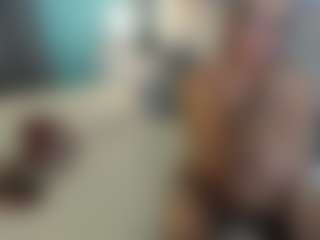 Live cam show with AnnaCoolidge - Granny on iamadamtest123.com