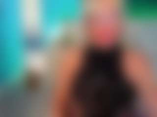 Live cam show with AnnaCoolidge - Granny on Camsoda