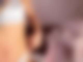 Elisa-Reev1s's Live Sex Cam Show