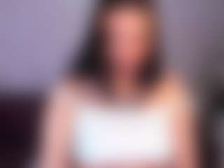 Elisa-Reev1s's Live Sex Cam Show