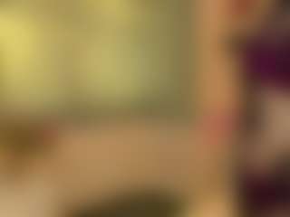 HoneylenaXS MILF webcam performer live streaming