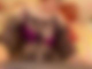 HoneylenaXS MILF webcam performer live streaming
