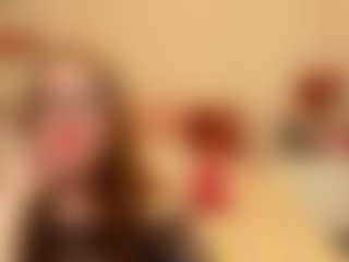 HoneylenaXS MILF webcam performer live streaming