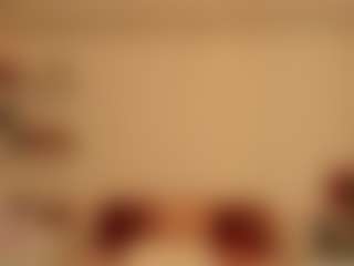 HoneylenaXS MILF webcam performer live streaming