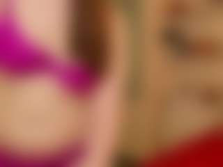 HoneylenaXS MILF webcam performer live streaming