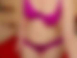Live cam show with HoneylenaXS - Middle Aged on fapnchat