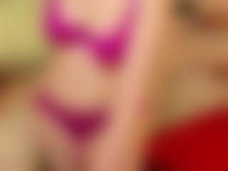 Live cam show with HoneylenaXS - Middle Aged on Camsoda
