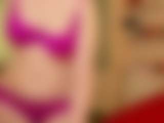 Live cam show with HoneylenaXS - Middle Aged on Camsoda