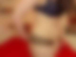HoneylenaXS MILF webcam performer live streaming