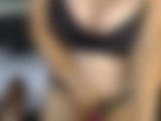 Kira-kirkros's Live Sex Cam Show