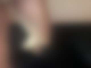 krissybarbie0825's Live Sex Cam Show