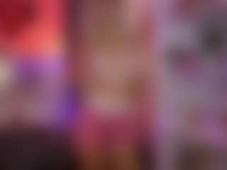 Live cam show with LucyCutie - Big Tits on AdultVida.com