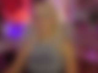 Live cam show with LucyCutie - Blonde Hair on Camsoda
