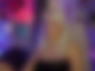 Live cam show with LucyCutie - Flashing on Gym Cam Girls