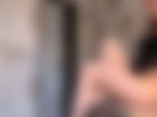 Live cam show with MatildeSchaalma - Upskirt on crypto-cams