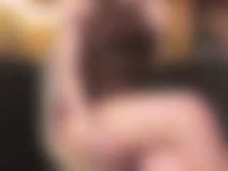 Live cam show with MatildeSchaalma - Petite on Camsoda