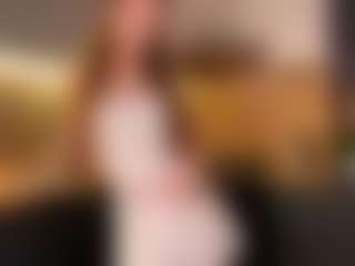 Live cam show with MatildeSchaalma - Doggy on Hubzter Live