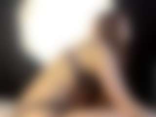 Live cam show with MatildeSchaalma - Teasing on Gym Cam Girls