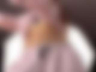 Live cam show with MatildeSchaalma - Redbone on Gym Cam Girls