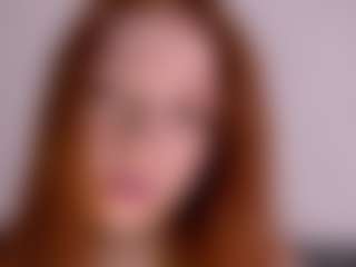 Live cam show with MatildeSchaalma - Flashing on Latina Girls