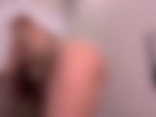 Live cam show with MatildeSchaalma - Flashing on Camsoda