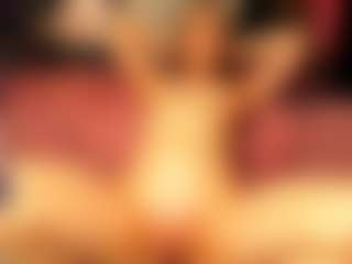 Live cam show with SabrinaHamiltons - Average on Camsoda