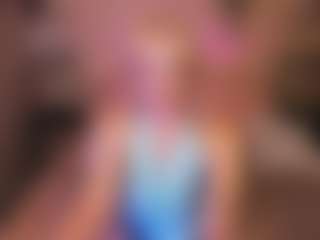 Live cam show with SabrinaHamiltons - Average on madthumbs