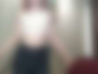 Live cam show with Cadie - Striptease Granny on AdultVida.com
