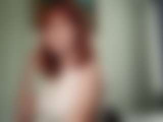 Live cam show with Cadie - Average on Milfs Live