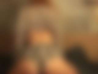 Live cam show with CheryleEckles - Camel Toe on CamClone
