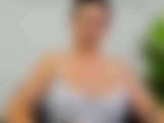 EvelinBelle's Live Sex Cam Show