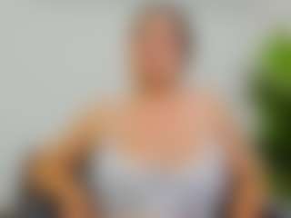 EvelinBelle's Live Sex Cam Show