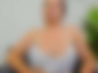EvelinBelle's Live Sex Cam Show