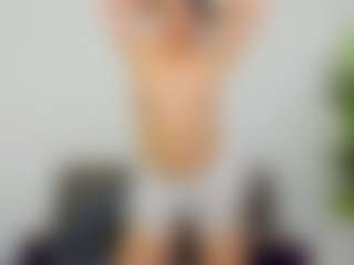 Live cam show with EvelinBelle - Twerk on liverealitysex.com