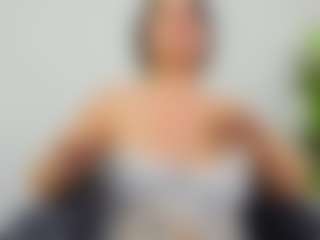 EvelinBelle's Live Sex Cam Show