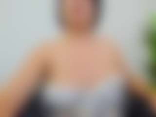 EvelinBelle's Live Sex Cam Show