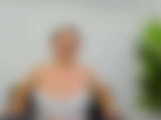 EvelinBelle's Live Sex Cam Show