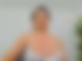 EvelinBelle's Live Sex Cam Show
